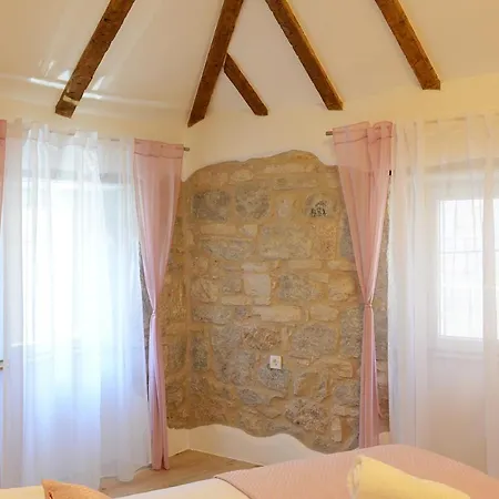 Old Town - Double Bed 180&200 Split