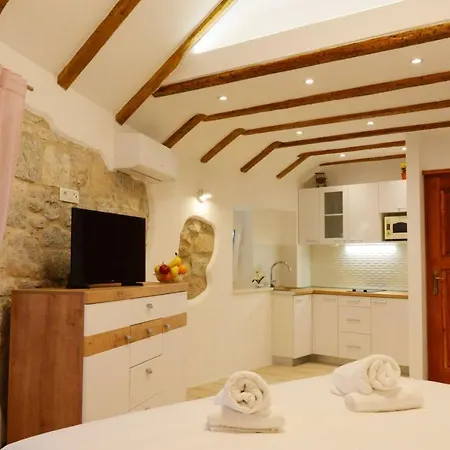 Old Town - Double Bed 180&200 Daire *