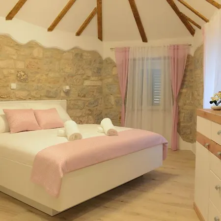 Old Town - Double Bed 180&200